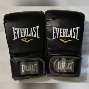 Everlast Black and Yellow Boxing Gloves Professional Design